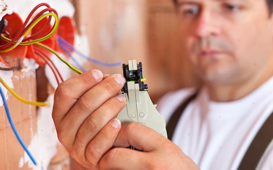 besoin d'un électricien Cergy